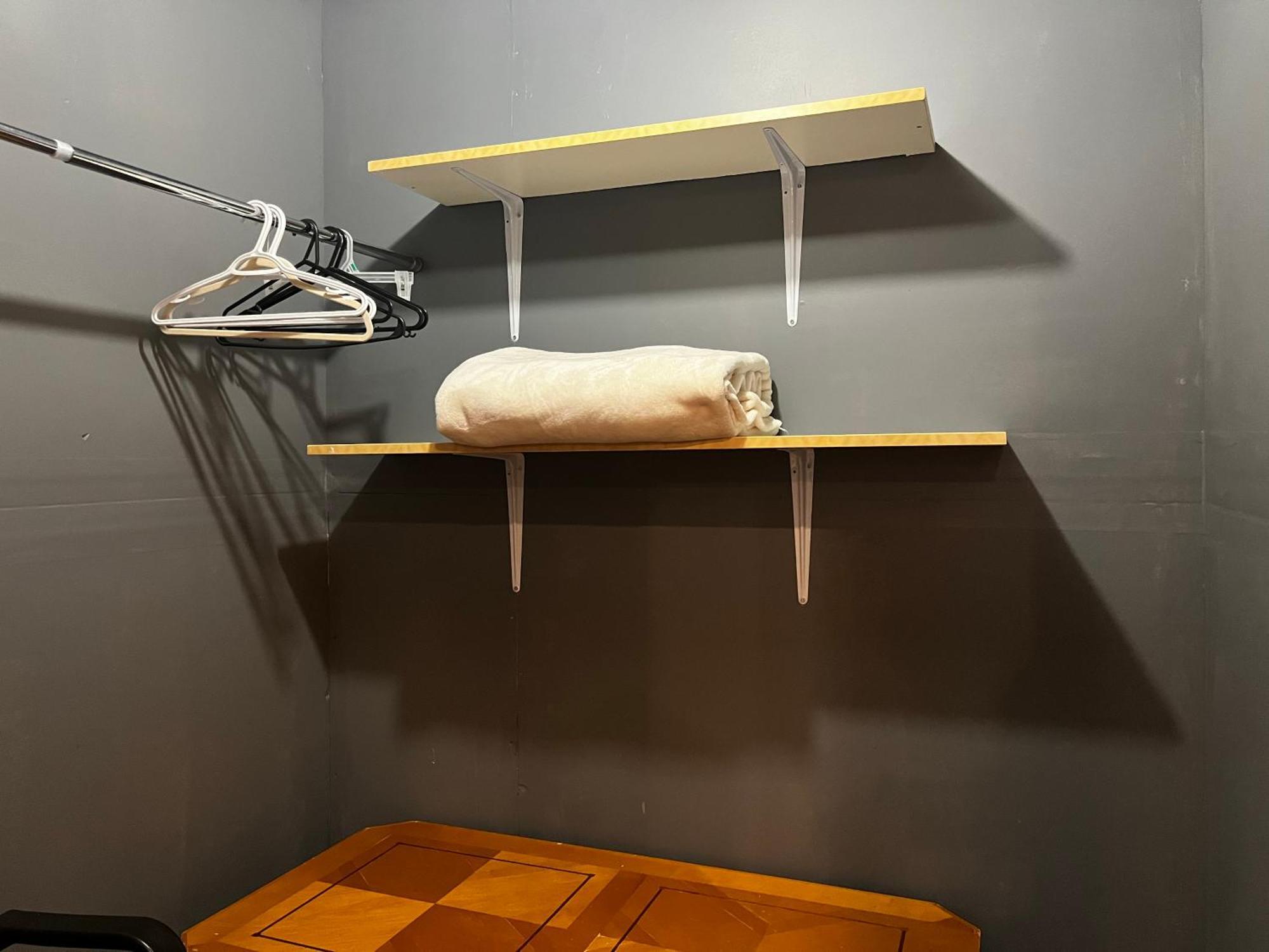 Hidden Valley New Basement Suite With Private Bathroom! YYC Eksteriør billede